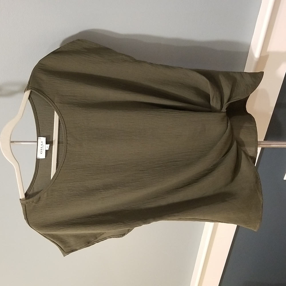 GILLI Shirt Sleeve Top Size M